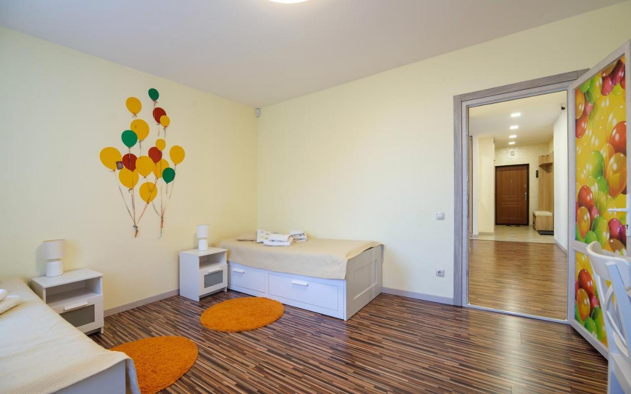 Colored Balloons - 3 Bedrooms, 3 Bathrooms, Equipped Large Apartments Lviv Exterior photo
