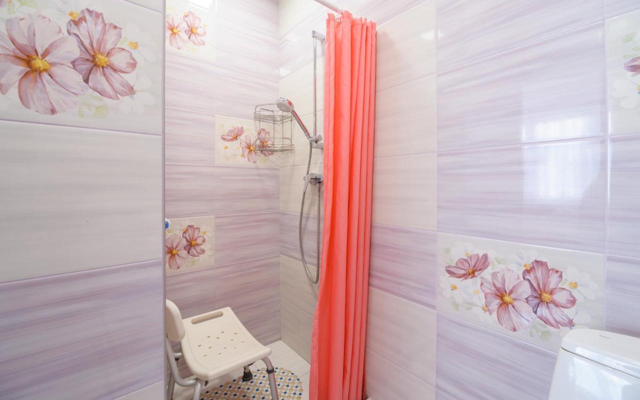 Colored Balloons - 3 Bedrooms, 3 Bathrooms, Equipped Large Apartments Lviv Exterior photo